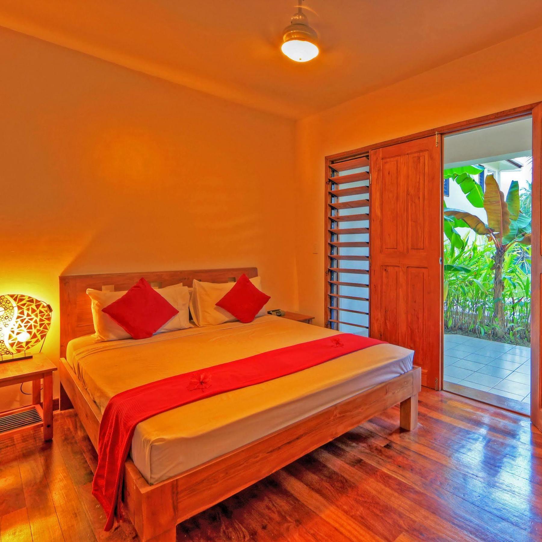 Tropicana Lagoon Apartments Πορτ Βίλα Εξωτερικό φωτογραφία