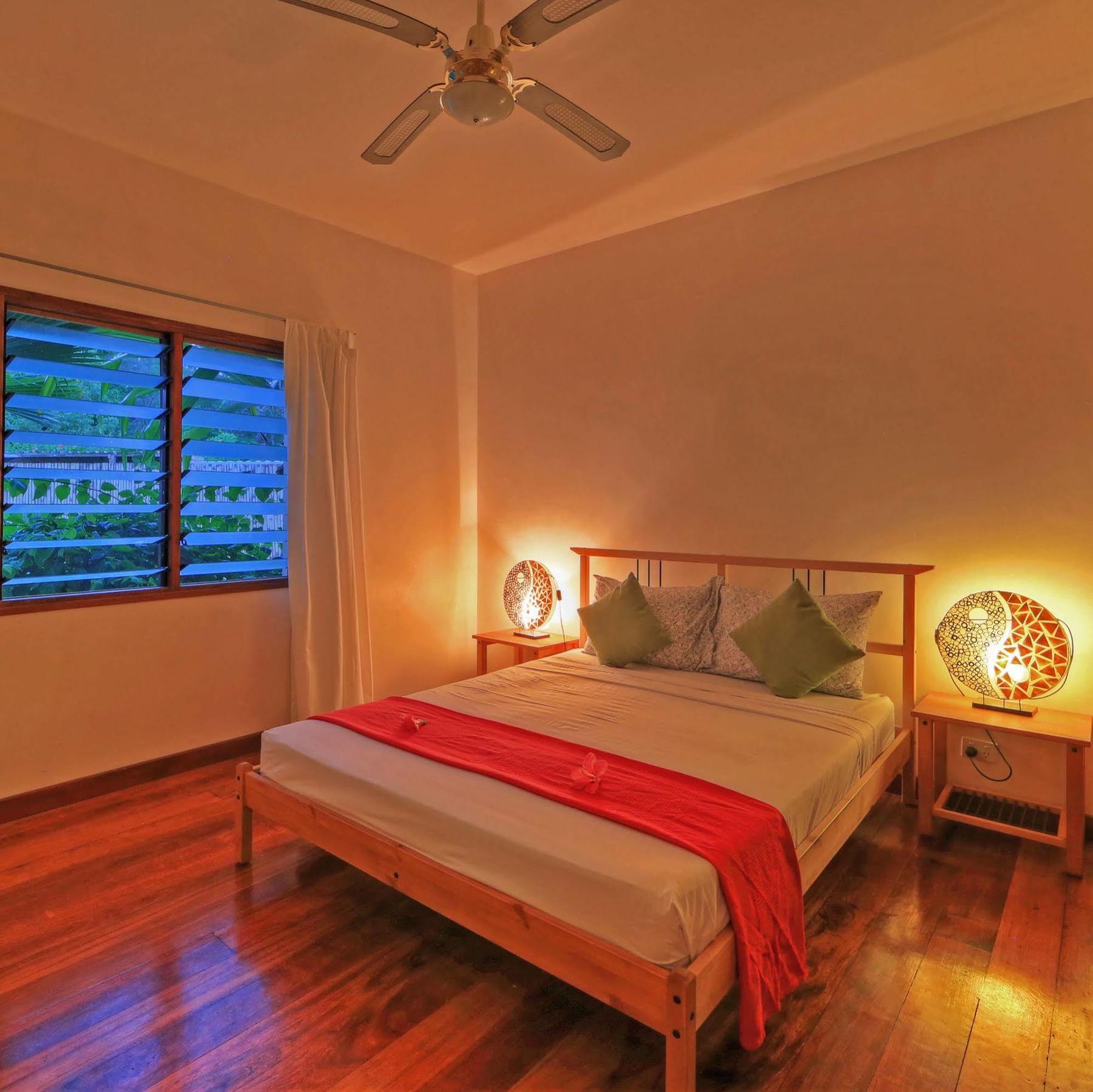 Tropicana Lagoon Apartments Πορτ Βίλα Εξωτερικό φωτογραφία